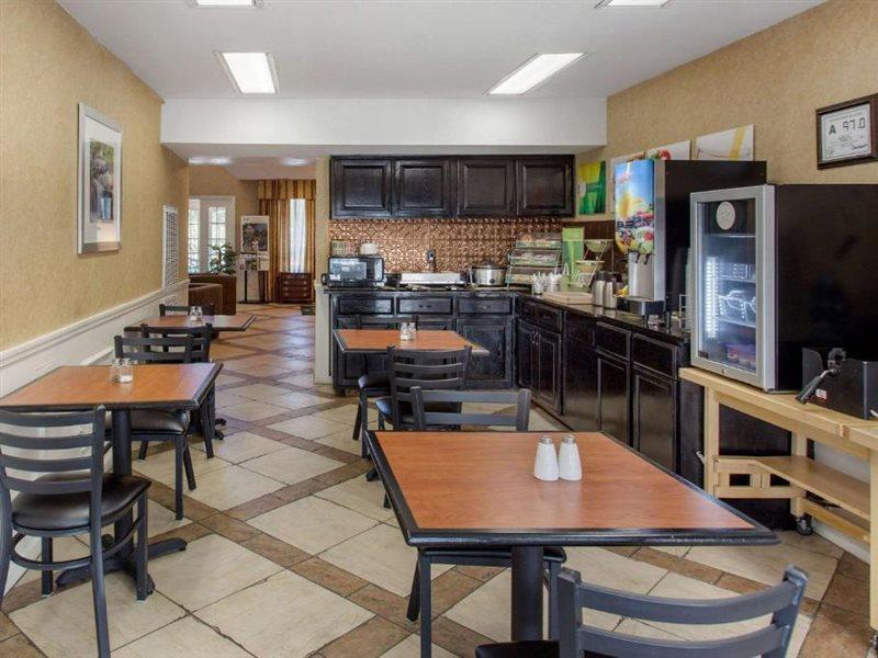 Quality Inn Laurinburg Exterior foto