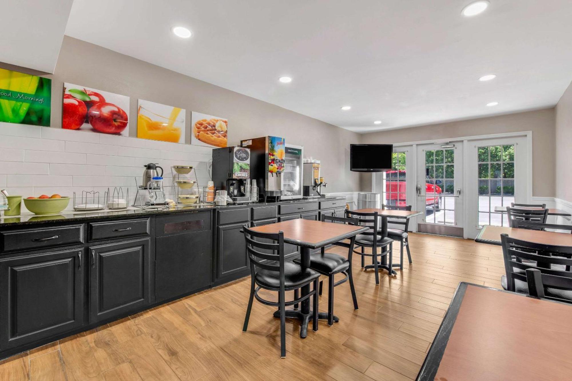 Quality Inn Laurinburg Exterior foto