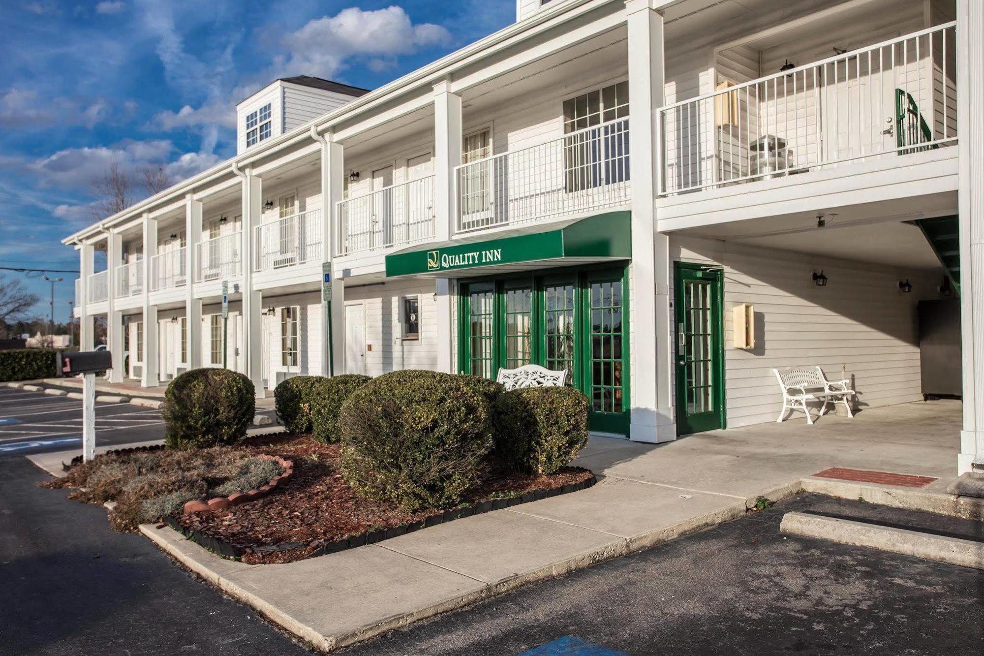 Quality Inn Laurinburg Exterior foto