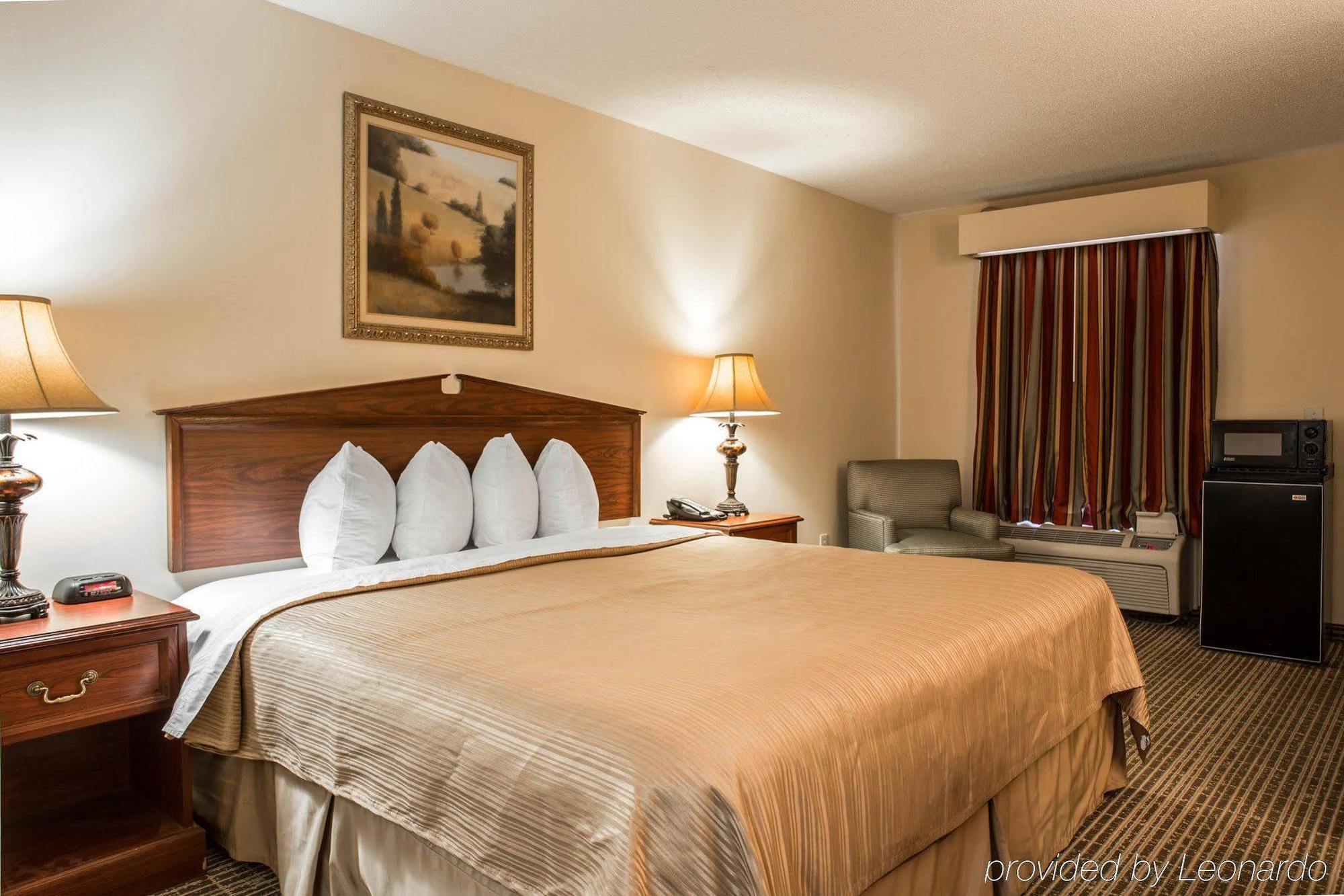 Quality Inn Laurinburg Exterior foto