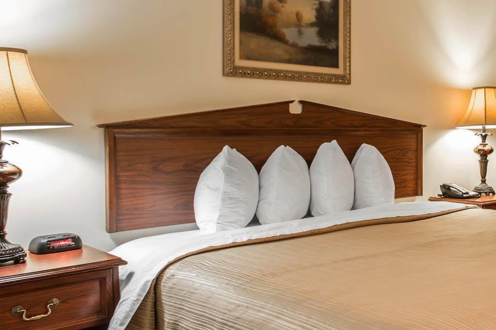 Quality Inn Laurinburg Exterior foto