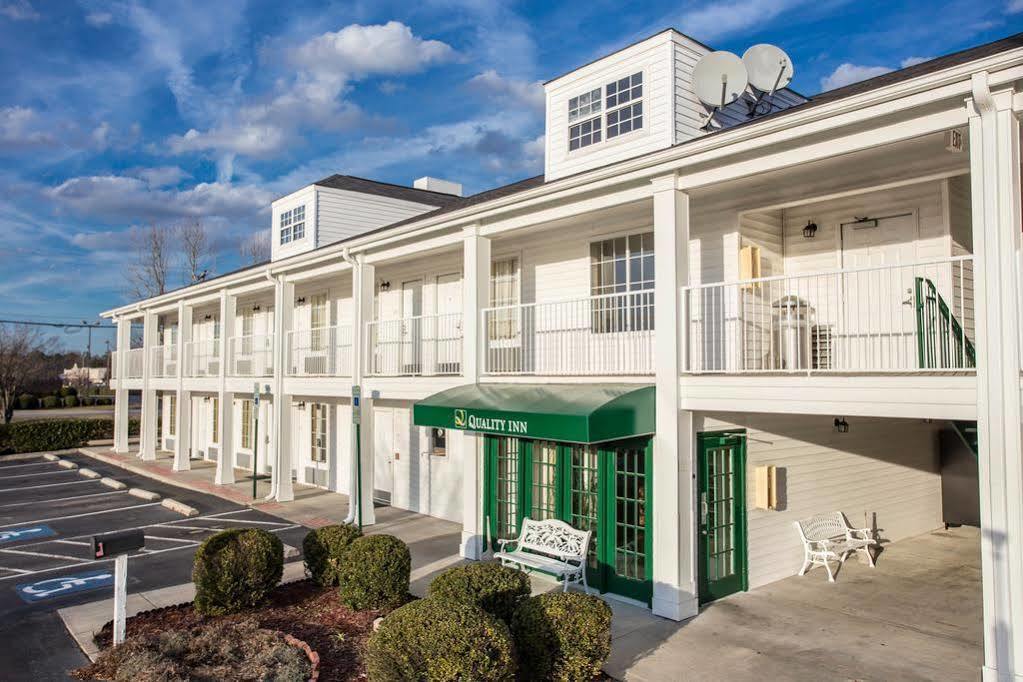 Quality Inn Laurinburg Exterior foto